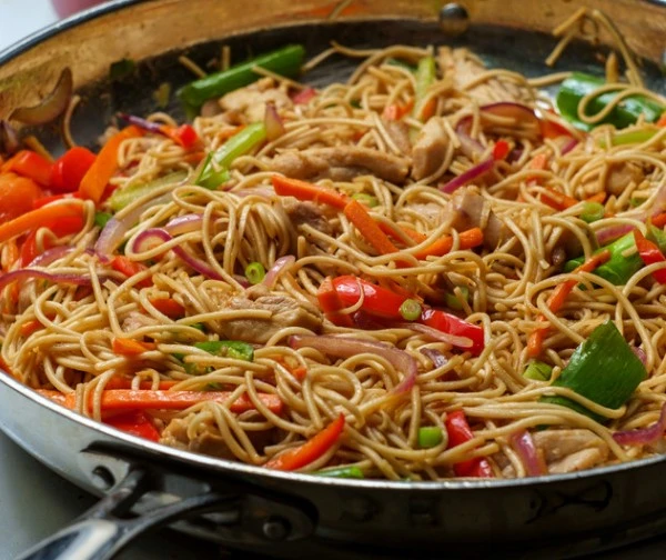 Best Hakka noodles Indian restaurant Calgary - authentic Indo Chinese cuisine